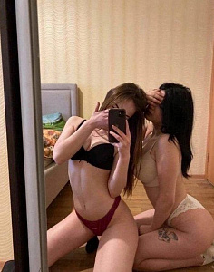 Кристина и Вика — эротические фото