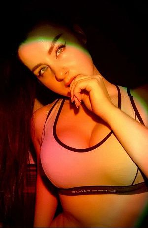 Вика — эротические фото