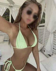 Вика — эротические фото